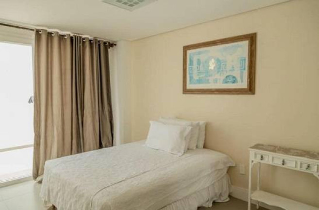 Imagem Casa com 6 Quartos à Venda, 1.111 m² em Florianópolis