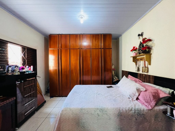 Imagem Casa com 3 Quartos à Venda, 300 m² em Setor Centro Oeste - Goiânia Imagem Casa com 3 Quartos à Venda, 300 m² em Setor Centro Oeste - Goiânia