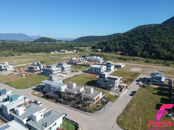 Casa com 3 Quartos à Venda, 181 m² em Rio Tavares - Florianópolis