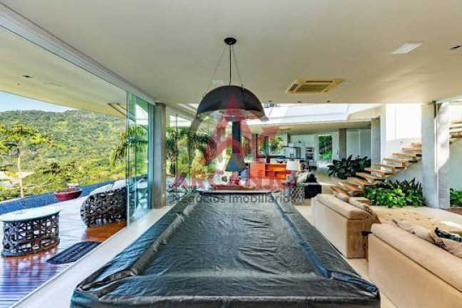 Imagem Casa com 6 Quartos à Venda, 1.100 m² em Praia Vermelha - Ubatuba Imagem Casa com 6 Quartos à Venda, 1.100 m² em Praia Vermelha - Ubatuba
