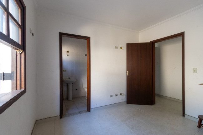 Imagem Casa com 6 Quartos à Venda, em Guarapiranga - São Paulo Imagem Casa com 6 Quartos à Venda, em Guarapiranga - São Paulo