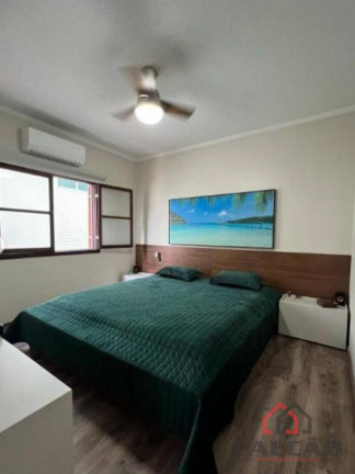 Imagem Sobrado com 3 Quartos à Venda, 220 m² em Canto Do Forte - Praia Grande Imagem Sobrado com 3 Quartos à Venda, 220 m² em Canto Do Forte - Praia Grande