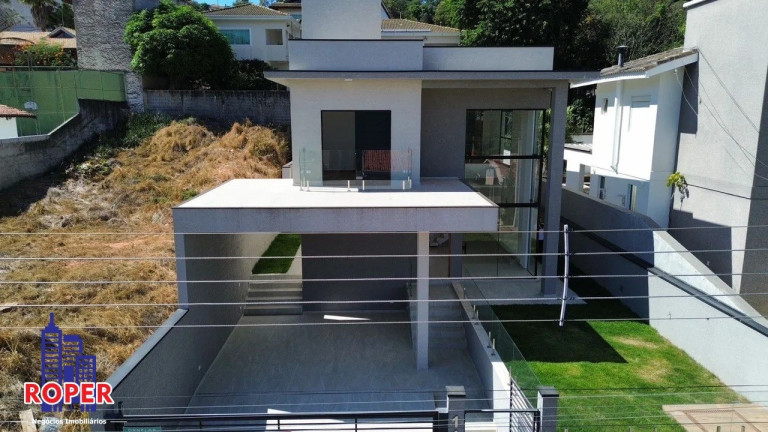 Sobrado com 3 Quartos à Venda, 220 m² em Parque Arco Iris - Atibaia