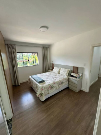Imagem Casa com 4 Quartos à Venda, 3.000 m² em Poços De Caldas Imagem Casa com 4 Quartos à Venda, 3.000 m² em Poços De Caldas
