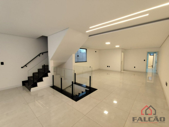 Imagem Casa com 3 Quartos à Venda, 280 m² em Embaré - Santos Imagem Casa com 3 Quartos à Venda, 280 m² em Embaré - Santos