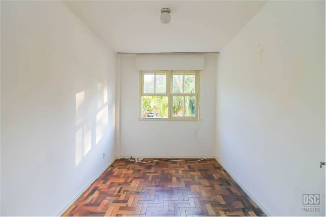 Imagem Imóvel com 2 Quartos à Venda, em Santo Antônio - Porto Alegre Imagem Imóvel com 2 Quartos à Venda, em Santo Antônio - Porto Alegre