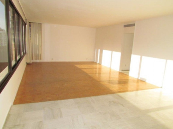 Imagem Imóvel com 4 Quartos à Venda, 184 m² em Rio Branco - Porto Alegre Imagem Imóvel com 4 Quartos à Venda, 184 m² em Rio Branco - Porto Alegre