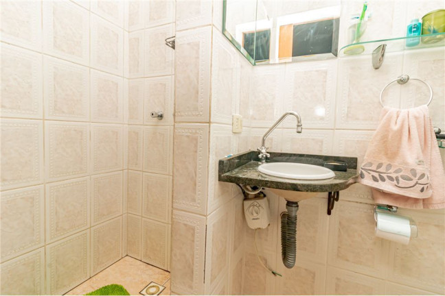 Imagem Casa com 3 Quartos à Venda, em Azenha - Porto Alegre Imagem Casa com 3 Quartos à Venda, em Azenha - Porto Alegre