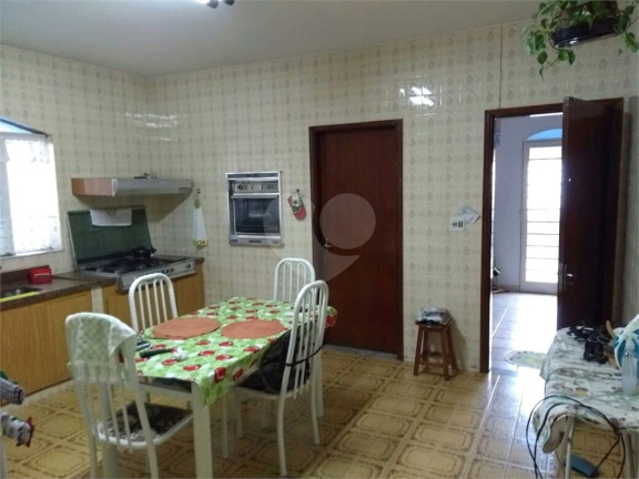 Imagem Casa com 2 Quartos para Temporada, 361 m² em Jundiaí Imagem Casa com 2 Quartos para Temporada, 361 m² em Jundiaí