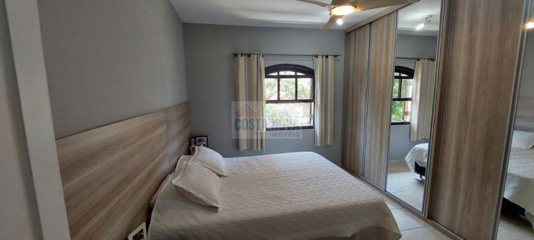 Imagem Casa com 3 Quartos à Venda, 180 m²