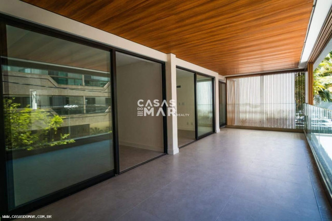 Imagem Imóvel com 3 Quartos à Venda, 146 m² em Lagoa - Rio De Janeiro Imagem Imóvel com 3 Quartos à Venda, 146 m² em Lagoa - Rio De Janeiro