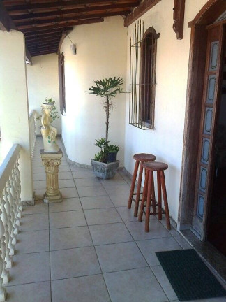 Imagem Casa com 3 Quartos à Venda, 300 m² em Vila Pérola - Contagem