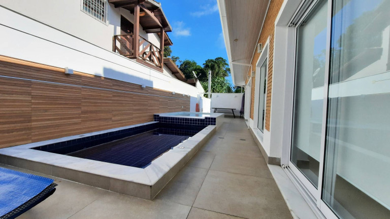 Imagem Casa com 4 Quartos à Venda, 324 m² em Tabatinga - Caraguatatuba Imagem Casa com 4 Quartos à Venda, 324 m² em Tabatinga - Caraguatatuba