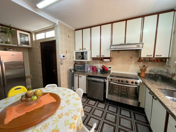 Imagem Casa com 3 Quartos à Venda, 180 m²