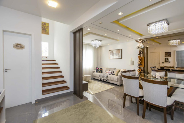 Imagem Casa de Condomínio com 3 Quartos à Venda, 175 m² em Uberaba - Curitiba