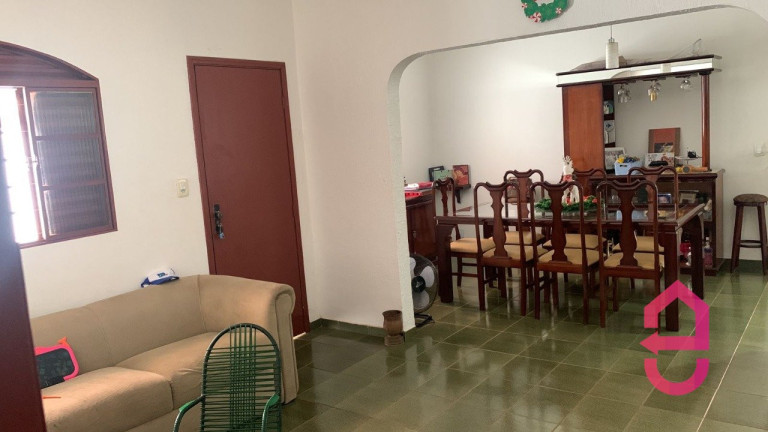 Imagem Casa com 5 Quartos à Venda, 420 m² em Jardim Goiás - Goiânia Imagem Casa com 5 Quartos à Venda, 420 m² em Jardim Goiás - Goiânia