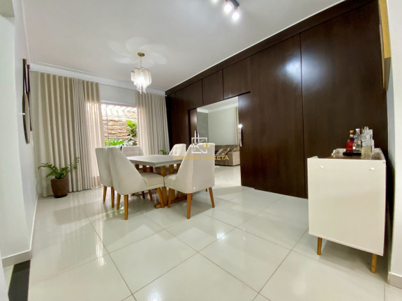 Imagem Casa com 3 Quartos à Venda, 220 m² em Belvedere - Patos De Minas Imagem Casa com 3 Quartos à Venda, 220 m² em Belvedere - Patos De Minas