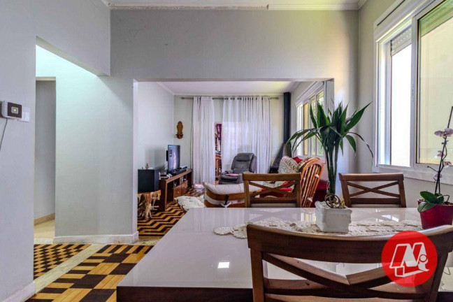 Imagem Casa com 5 Quartos à Venda, 142 m² em Menino Deus - Porto Alegre Imagem Casa com 5 Quartos à Venda, 142 m² em Menino Deus - Porto Alegre