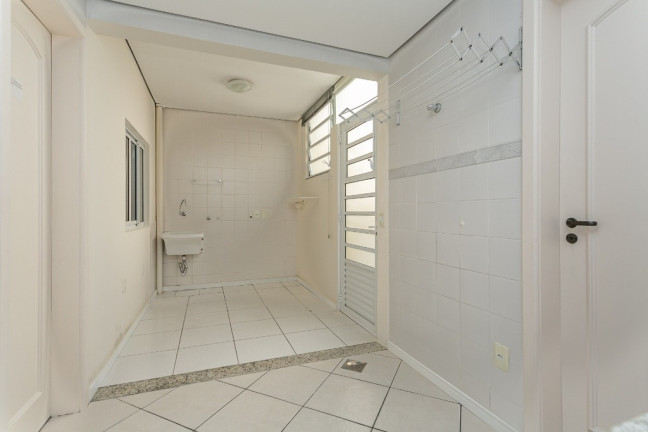Imagem Casa com 4 Quartos à Venda, em Carvoeira - Florianópolis Imagem Casa com 4 Quartos à Venda, em Carvoeira - Florianópolis