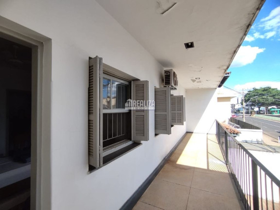 Imagem Casa com 4 Quartos à Venda, 325 m² em Estados Unidos - Uberaba Imagem Casa com 4 Quartos à Venda, 325 m² em Estados Unidos - Uberaba