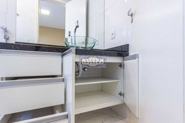 Imagem Apartamento com 2 Quartos à Venda, 68 m² em Lagoa - Rio De Janeiro Imagem Apartamento com 2 Quartos à Venda, 68 m² em Lagoa - Rio De Janeiro