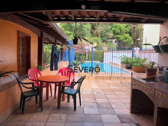 Imagem Casa com 5 Quartos à Venda, 300 m² em Centro - São Gonçalo