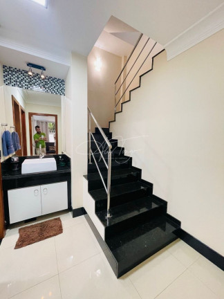 Imagem Casa com 5 Quartos à Venda, 300 m² em Parque Residencial Laranjeiras - Serra