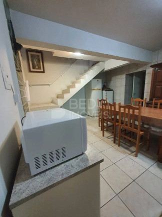 Imagem Casa com 3 Quartos à Venda, 90 m² em Centro - Balneário Camboriú Imagem Casa com 3 Quartos à Venda, 90 m² em Centro - Balneário Camboriú
