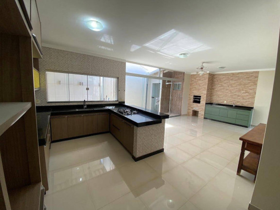 Imagem Casa com 3 Quartos à Venda, 200 m² em Caldas Do Oeste - Caldas Novas Imagem Casa com 3 Quartos à Venda, 200 m² em Caldas Do Oeste - Caldas Novas