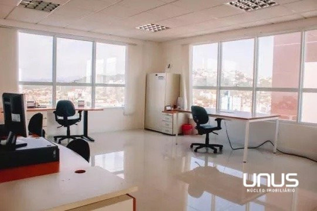 Imagem Sala Comercial à Venda, 585 m² em Barreiros - São José