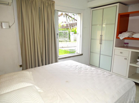 Imagem Casa com 4 Quartos à Venda, 215 m² em Centro - Porto Belo Imagem Casa com 4 Quartos à Venda, 215 m² em Centro - Porto Belo