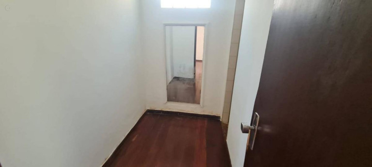 Imagem Casa com 6 Quartos à Venda, 245 m² Imagem Casa com 6 Quartos à Venda, 245 m²