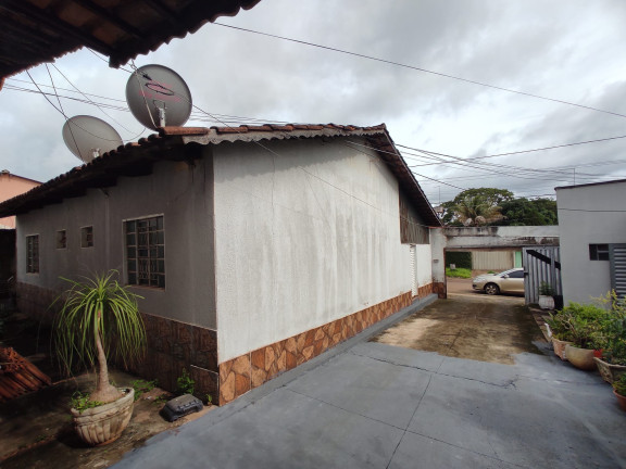 Imagem Imóvel com 
            	3             Quartos à Venda, 364 m² em 
            	Sitios Santa Luzia             - 
            	Aparecida De Goiania            