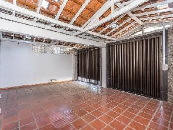 Imagem Sobrado com 3 Quartos à Venda, 210 m² em 29 De Julho - Paranaguá