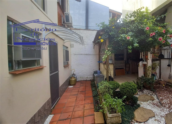 Imagem Casa com 5 Quartos à Venda, 280 m² em Camaquã - Porto Alegre Imagem Casa com 5 Quartos à Venda, 280 m² em Camaquã - Porto Alegre