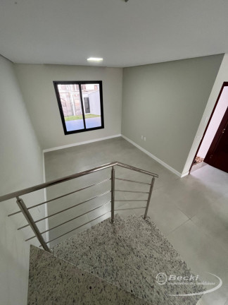 Imagem Casa com 3 Quartos à Venda, 160 m² em Atiradores - Joinville