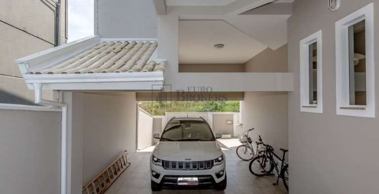 Imagem Casa com 3 Quartos à Venda, 304 m² em Ariribá - Balneário Camboriú