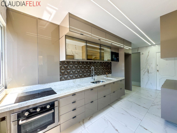 Imagem Imóvel com 3 Quartos à Venda, 272 m² em Canto Do Forte - Praia Grande Imagem Imóvel com 3 Quartos à Venda, 272 m² em Canto Do Forte - Praia Grande