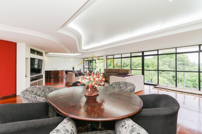 Imagem Casa com 6 Quartos à Venda, 684 m² em Santo Inácio - Curitiba Imagem Casa com 6 Quartos à Venda, 684 m² em Santo Inácio - Curitiba