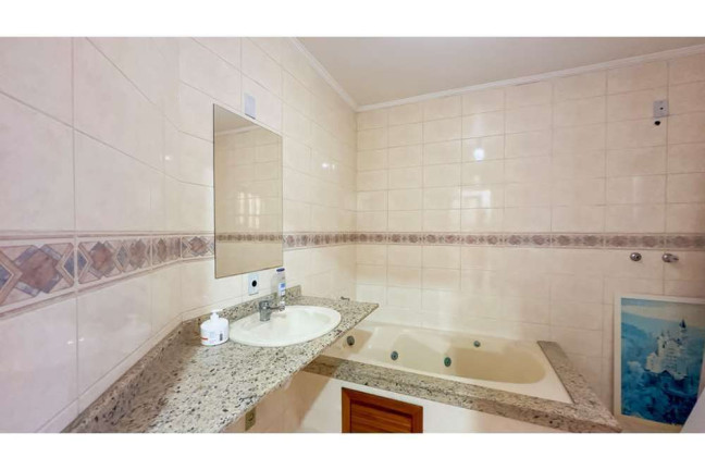 Imagem Casa com 4 Quartos à Venda, 307 m² em Partenon - Porto Alegre Imagem Casa com 4 Quartos à Venda, 307 m² em Partenon - Porto Alegre