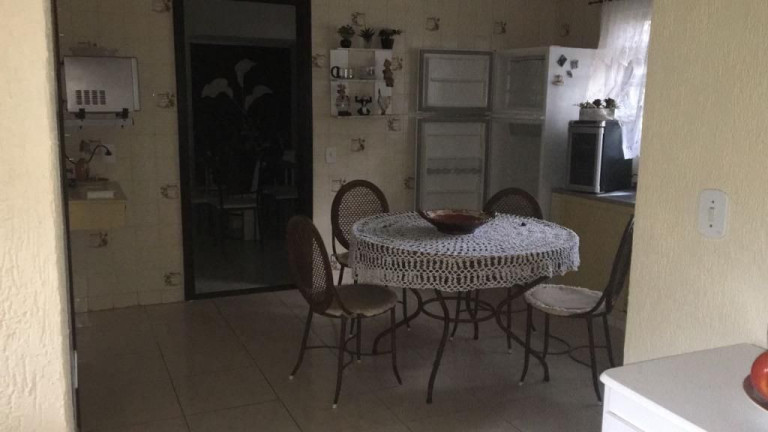 Imagem Casa com 5 Quartos à Venda, 400 m² em Canto Do Forte - Praia Grande Imagem Casa com 5 Quartos à Venda, 400 m² em Canto Do Forte - Praia Grande