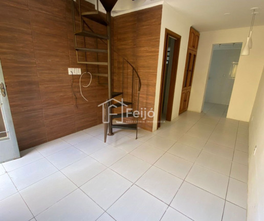 Imagem Sobrado com 2 Quartos à Venda, 36 m² em Ipanema - Porto Alegre