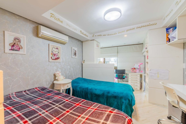 Imagem Imóvel com 4 Quartos à Venda, em Petrópolis - Porto Alegre Imagem Imóvel com 4 Quartos à Venda, em Petrópolis - Porto Alegre