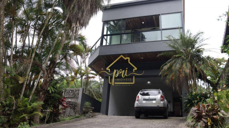 Casa com 4 Quartos à Venda, 700 m² em Marapé - Santos