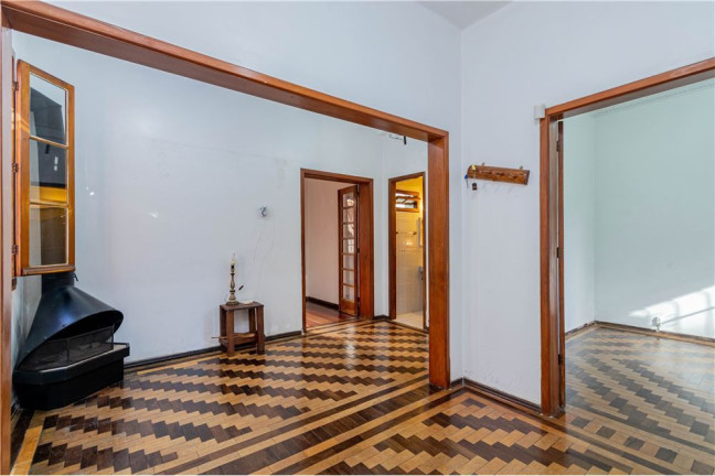 Imagem Casa com 3 Quartos à Venda, 211 m² em Menino Deus - Porto Alegre Imagem Casa com 3 Quartos à Venda, 211 m² em Menino Deus - Porto Alegre