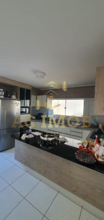 Imagem Casa com 5 Quartos para Alugar, 220 m² em Portão - Lauro De Freitas Imagem Casa com 5 Quartos para Alugar, 220 m² em Portão - Lauro De Freitas