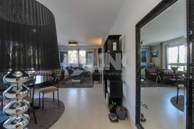 Imagem Apartamento com 2 Quartos à Venda, 246 m² em Higienópolis - Porto Alegre Imagem Apartamento com 2 Quartos à Venda, 246 m² em Higienópolis - Porto Alegre