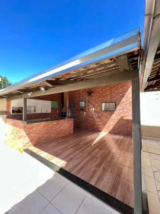 Casa com 3 Quartos à Venda, 360 m² em Jardim Balneário Meia Ponte - Goiânia