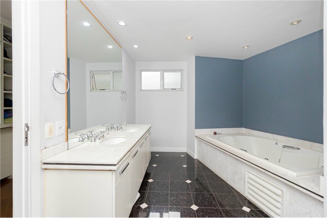 Imagem Apartamento com 4 Quartos à Venda, 297 m² em água Verde - Curitiba Imagem Apartamento com 4 Quartos à Venda, 297 m² em água Verde - Curitiba