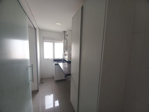 Imagem Imóvel com 3 Quartos à Venda, 127 m² Imagem Imóvel com 3 Quartos à Venda, 127 m²